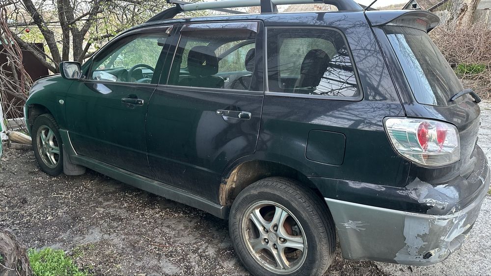 Mitsubishi outlander 1