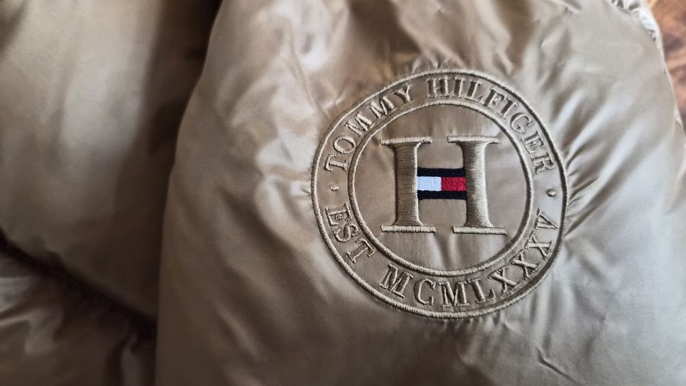 Kurtka damska  puchowa  Tommy Hilfiger,  rozmiarL