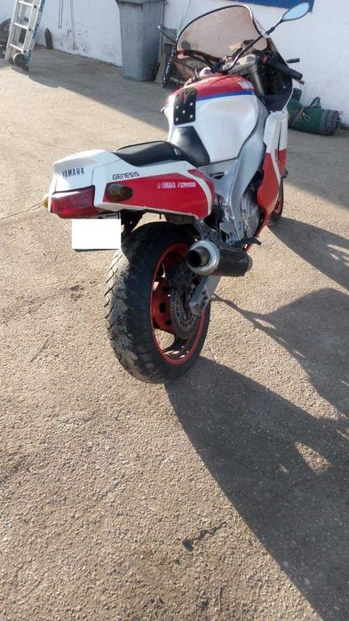 Mota Yamaha fzr 1000