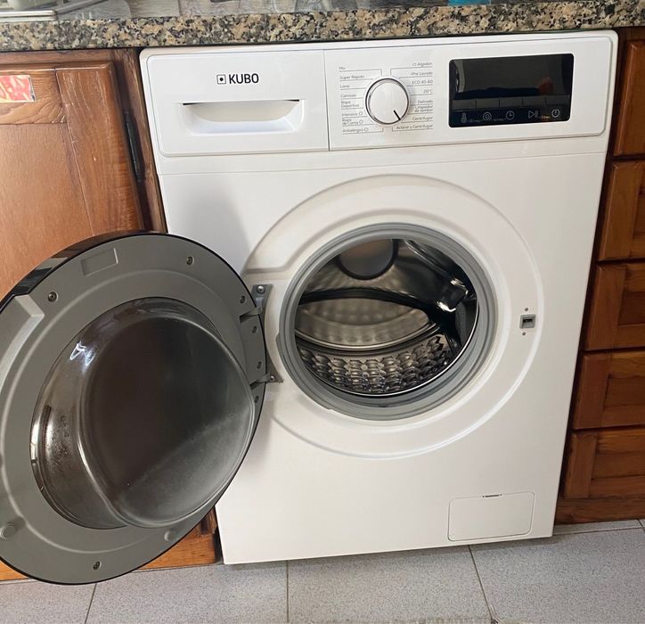 Eletrodomesticos, placa vitroceramica, forno, maquinar de lavar roupa.