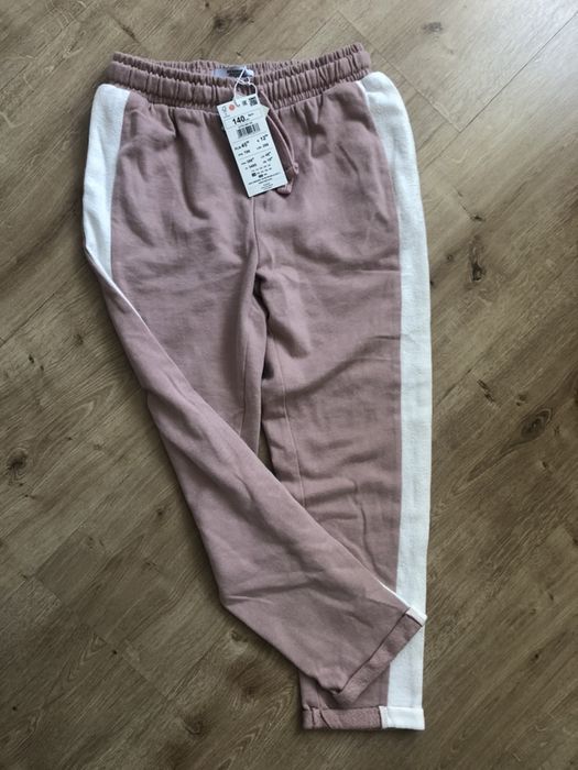 Spodnie dresowe Reserved rozm. 140 NOWE