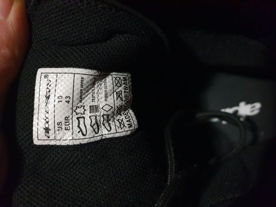 Продам мотоботинки alpinestars