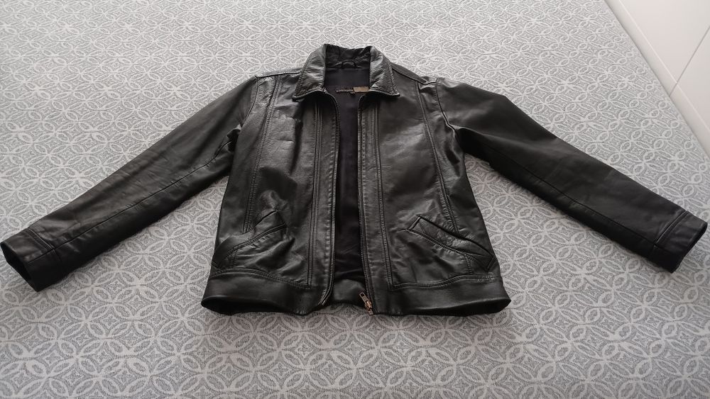 Casaco preto em pele