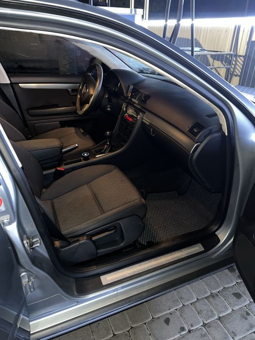 Audi a4b7 2,0 бензин