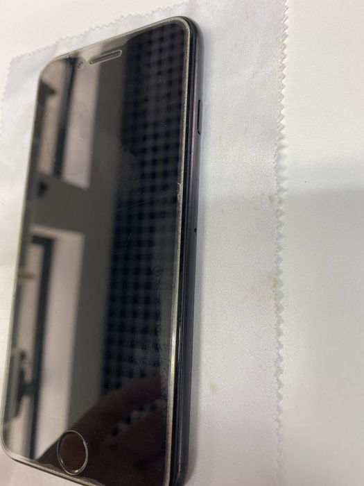 iPhone SE 2020 64g usado