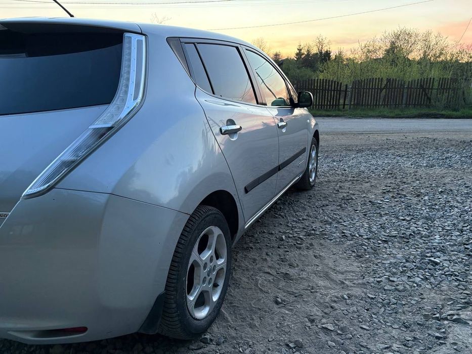 Nissan leaf 2012