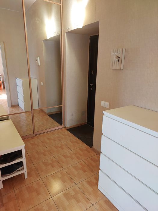 Продам двух кімнатну квартиру в Броварах район Старий центр