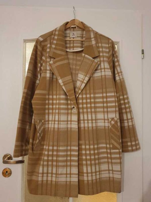 Płaszcz długi damski