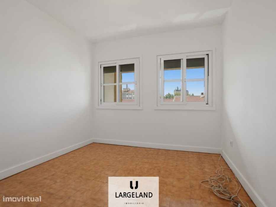 Imovel T4 para investimento