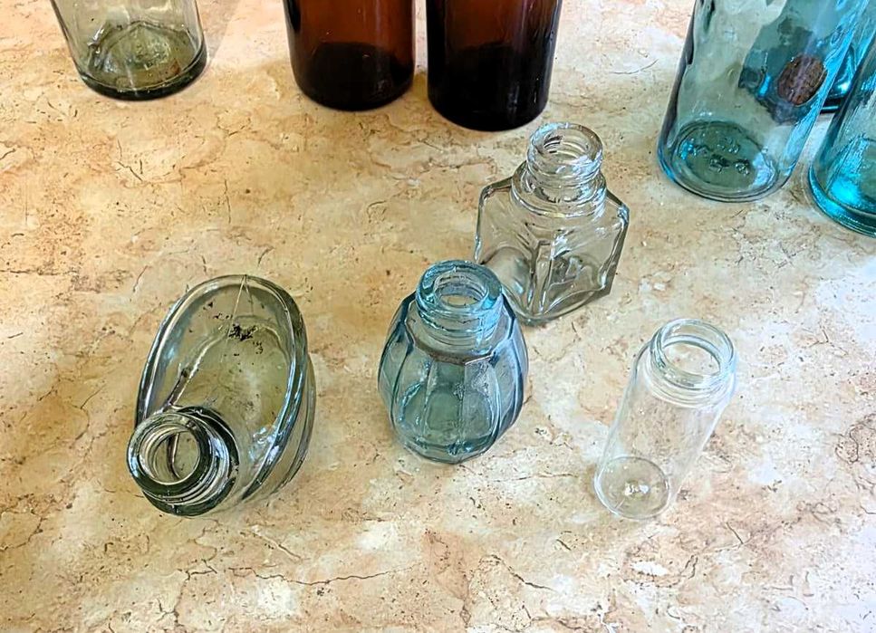 Stare butelki z czasów PRL