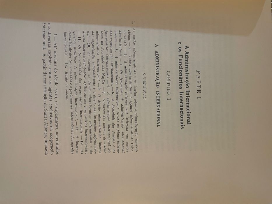 "Dos funcionários internacionais" com assinatura