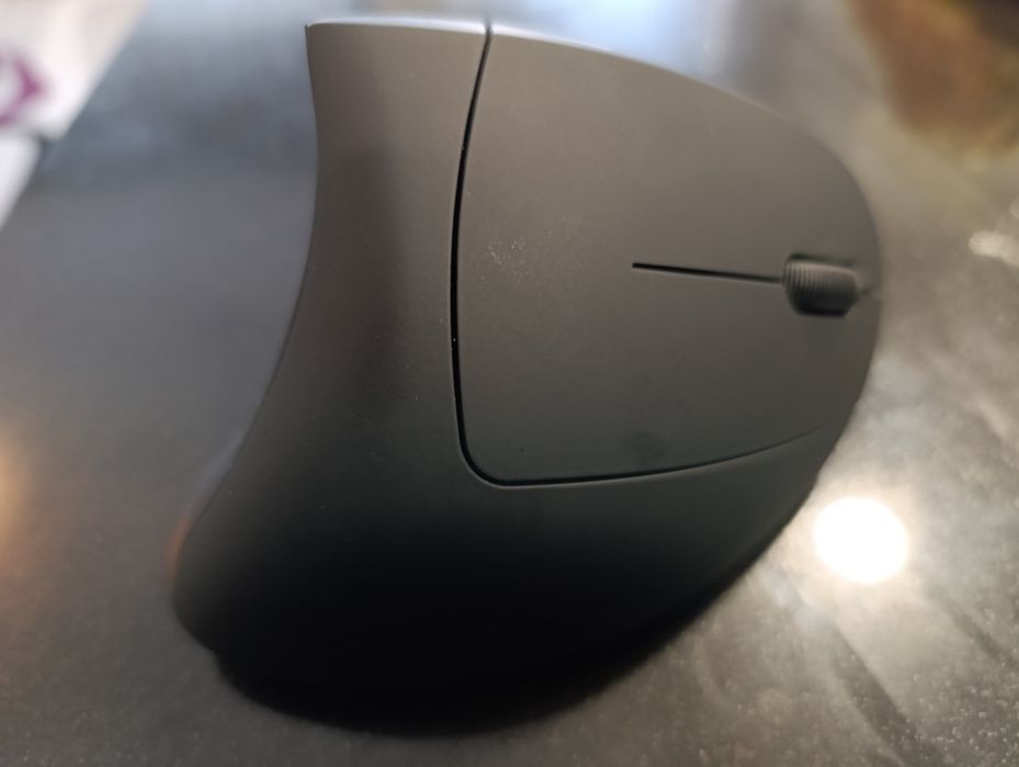 Trust Rato Vertical Wireless Ergonomic Mouse