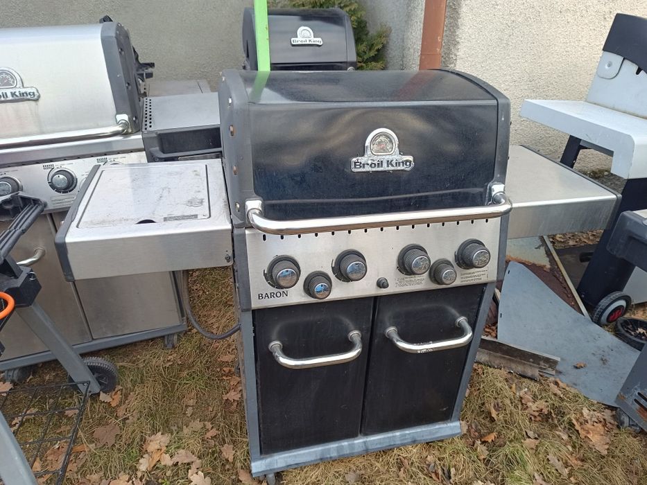 Grill gazowy węglowy Weber Broil King