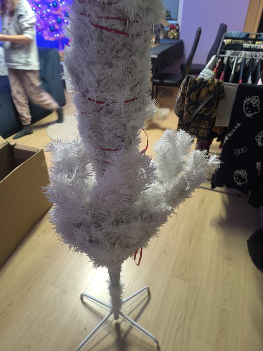 Pilnie sprzedam białą choinkę