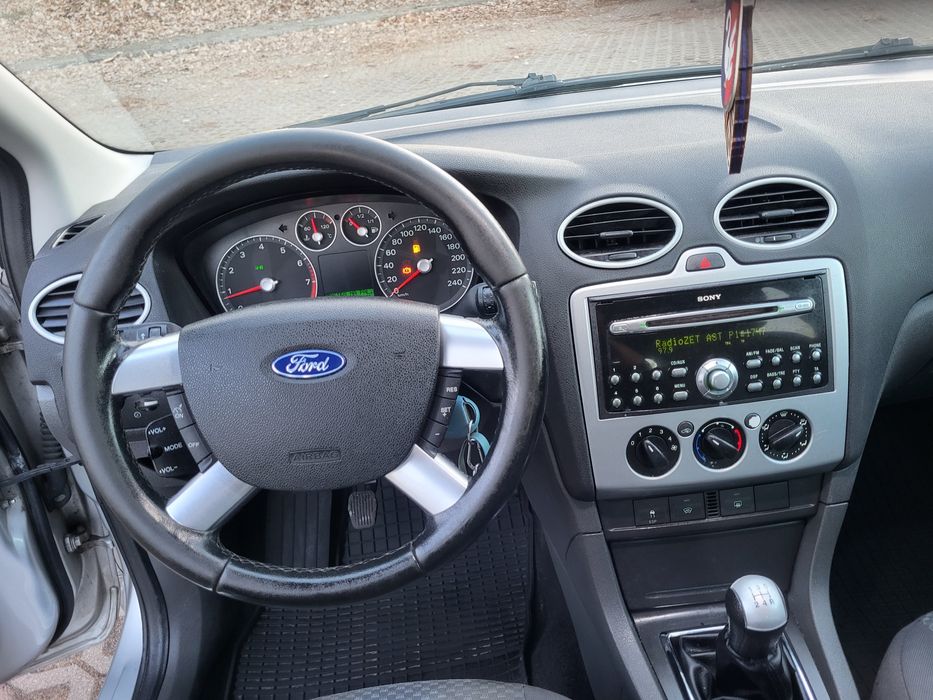 Focus kombi 1.6 benz.klima zadbany hak