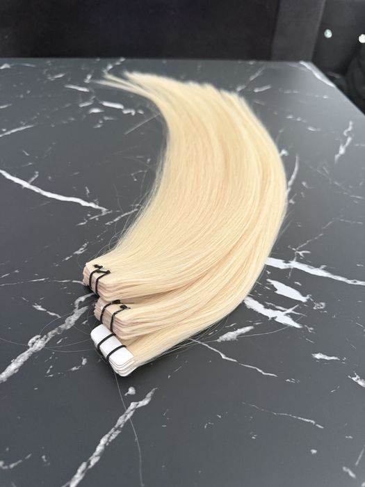 Włosy Tape-On Invisible Bardzo jasny Blond(613) 50g • 40cm • 10kanapek