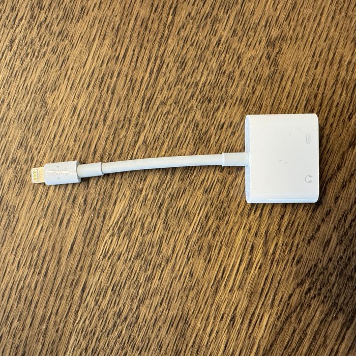 Adaptador Áudio + Carga Belkin RockStar iPhone (Lightning)