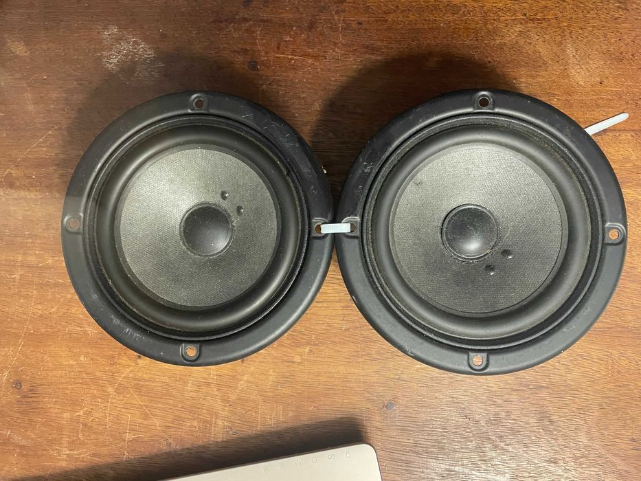 Vendo dois Médios da marca JBL modelo A605