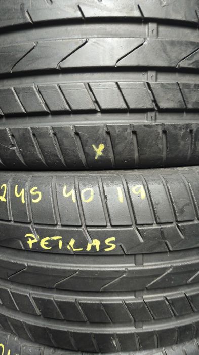 Pneus  245/40/19
