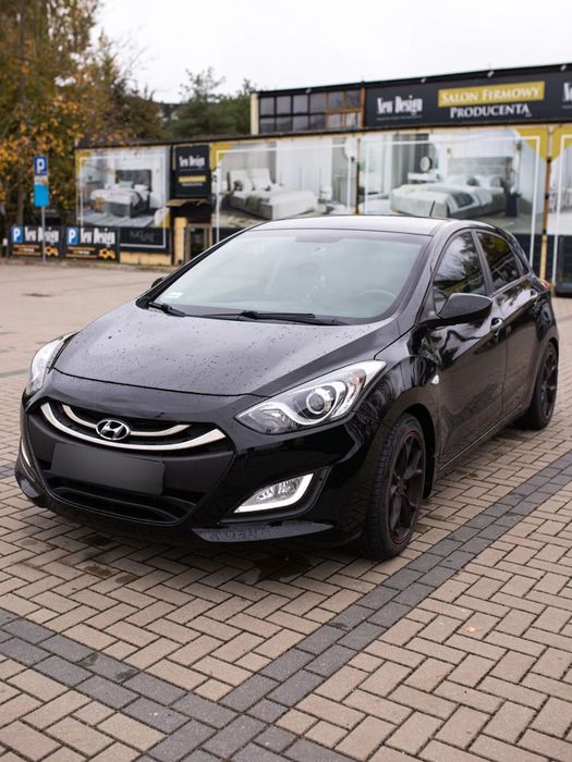 Hyundai I30 Oferuję Państwu fajny i oszczędny samochód o sportowej sylwetce.