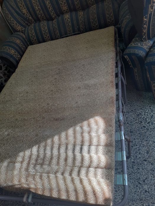 Sofá cama de três lugares e de dois  e de um lugar
