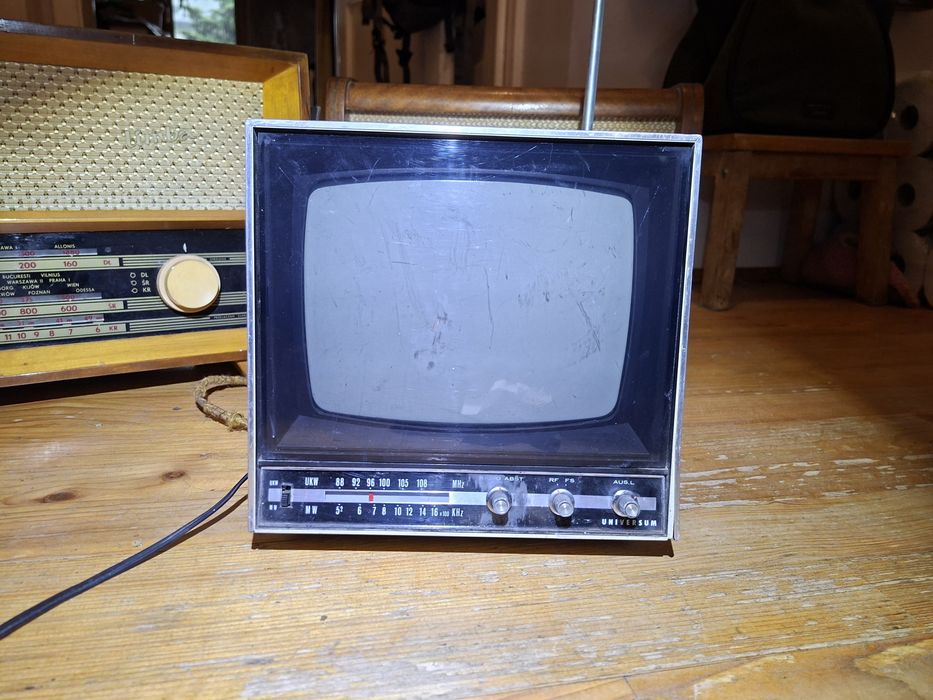 Wysyłka! Telewizor retro Universum CRT z radiem – vintage PRL unikat