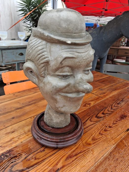Busto em cimento