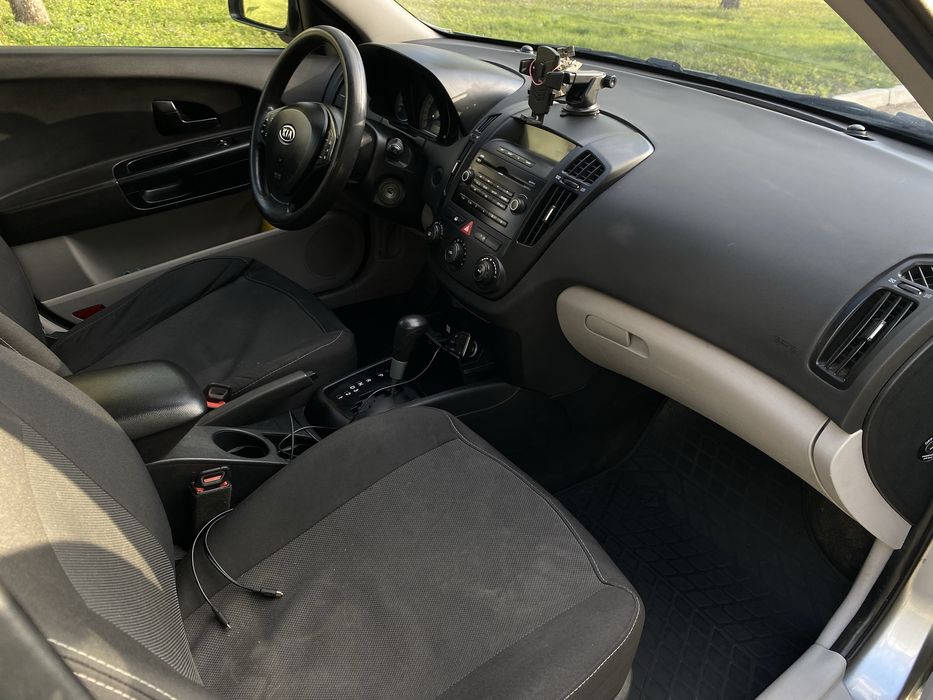 Kia Ceed 2008 рік Автомат 1.6 Газ