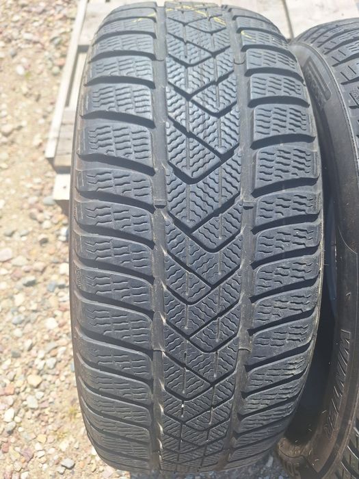Opony zimowe Pirelli Sottozero 3  205 50 r17 93H