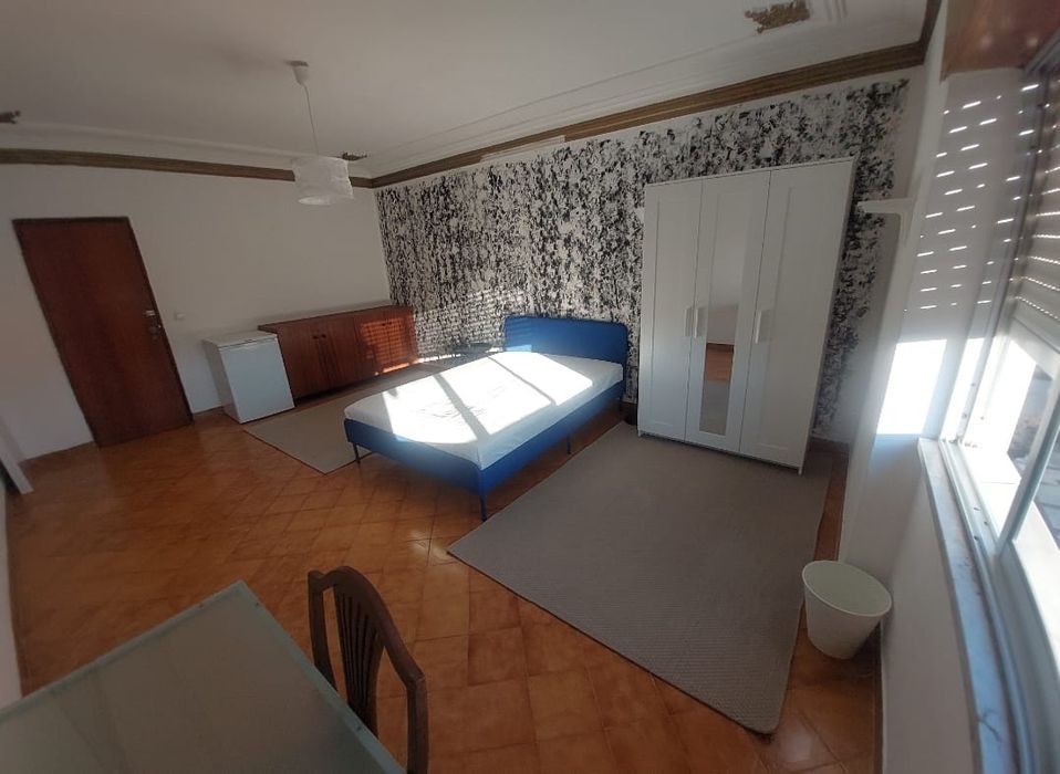 T2 espaçoso com 89 m² + arrecadação de 30 m² | Baixa da Banheira