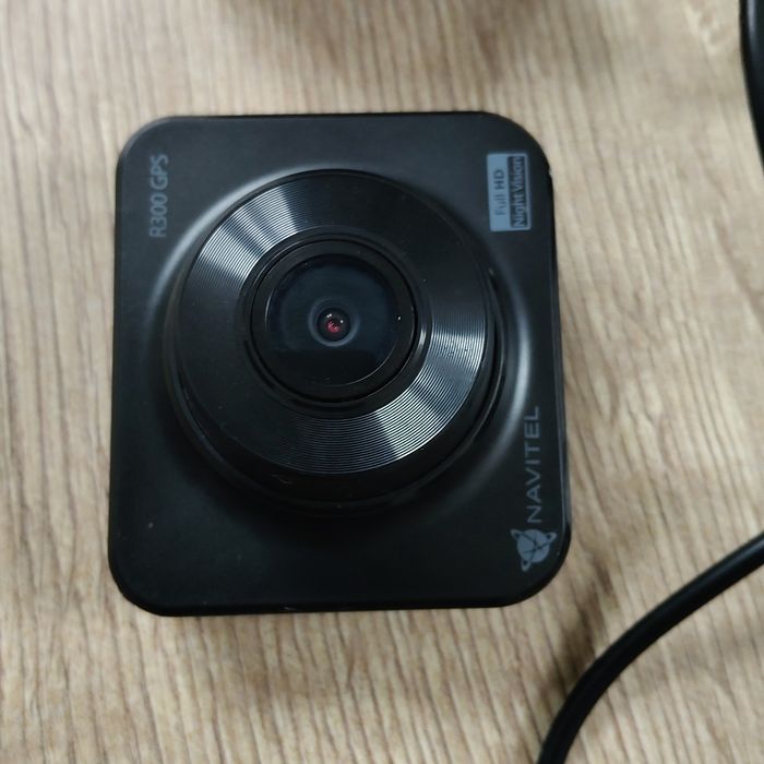 Kamera samochodowa wideorejestrator Navitel R300 GPS