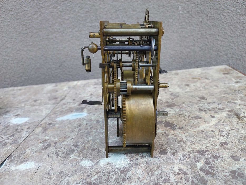 779 Mechanizm starego zegara ściennego Junghans 1918 do czyszczenia
