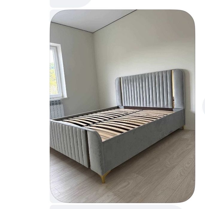 Кровать у спальню з вбудованим матрасом 180/200
