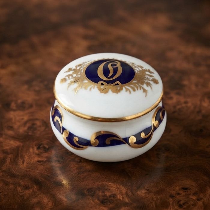 Hand-painted vintage jewelry box