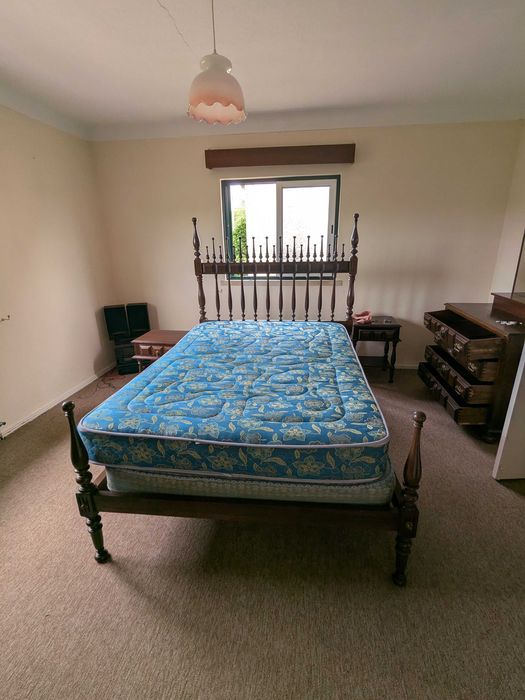 Conjunto de quarto de madeira