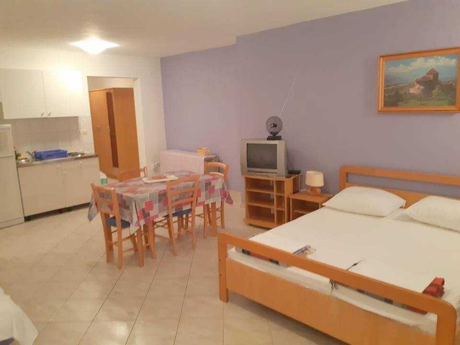 chorwacja apartamenty przy Rivierze Omiś