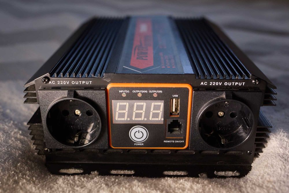 Інвертор. Перетворювач з 12V на 220V -  2000W пікова/1000W номінальна