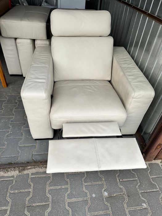 Sofa i dwa rozkładane fotele