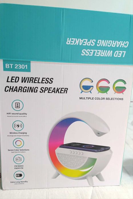 Coluna led com carregamento wireless BT2301, bom estado.