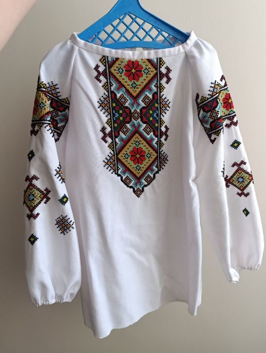 Вишиванка на дівчинку 6 років на зріст 116-122