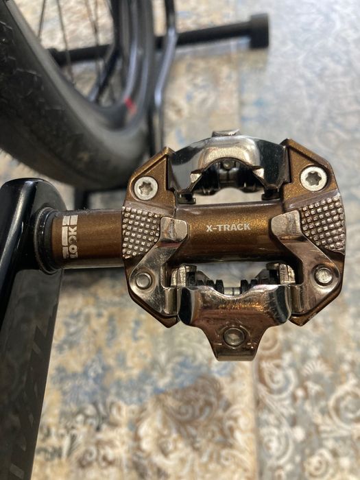 3 T Exploro roz M Rival AxS