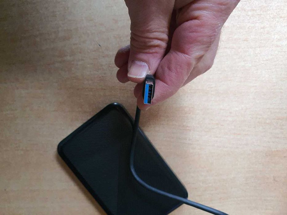 Внешний жест диск 2,5" Toshiba 1 Тб отл. сост БУ. USB 3.0