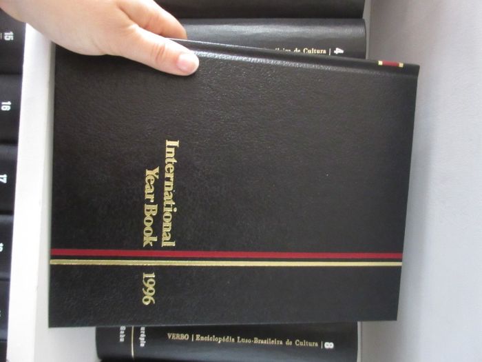 Enciclopédia Collier's Edição 1996 24 Volumes+ 5 Volumes Collier's.