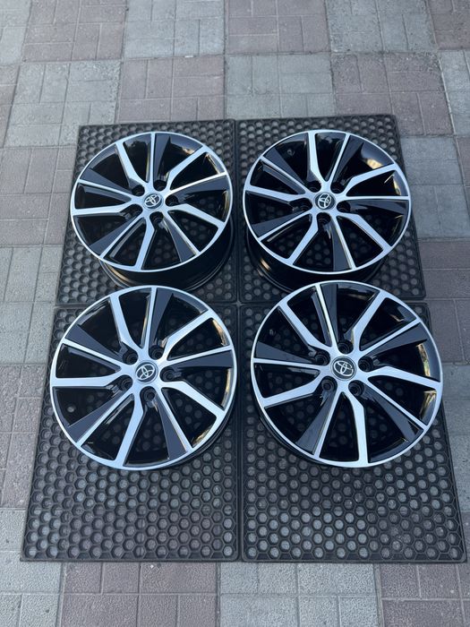 Диски оригиналінал Lexus es is Toyota Camry 70 55  avalon r17 5 114,3