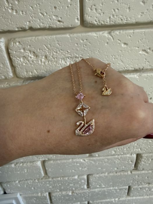 Кулон Swarovski Dazzling Swan Pink Rose Gold