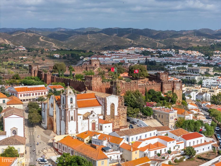 T3 com área de 110m² no Centro Histórico de Silves: para Renovar e Faz