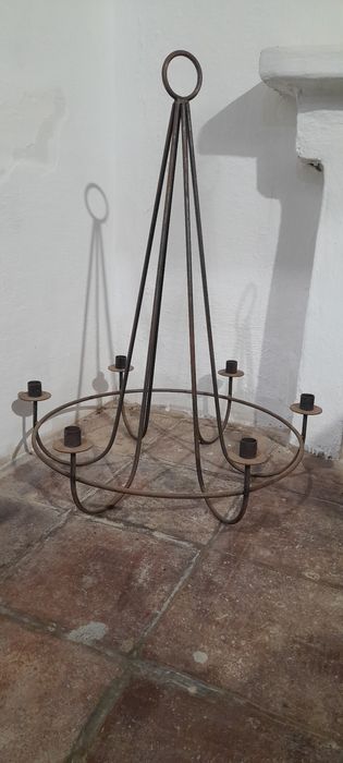 Lustre Candelabro em ferro estilo Medieval
