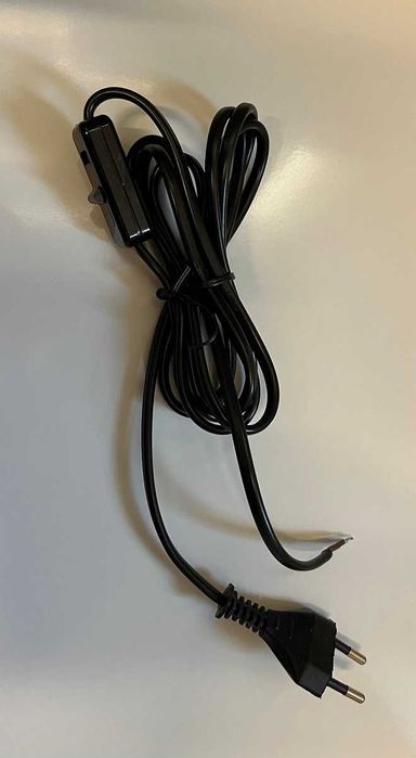 Przewód z wtyczką i wyłącznikiem 2m