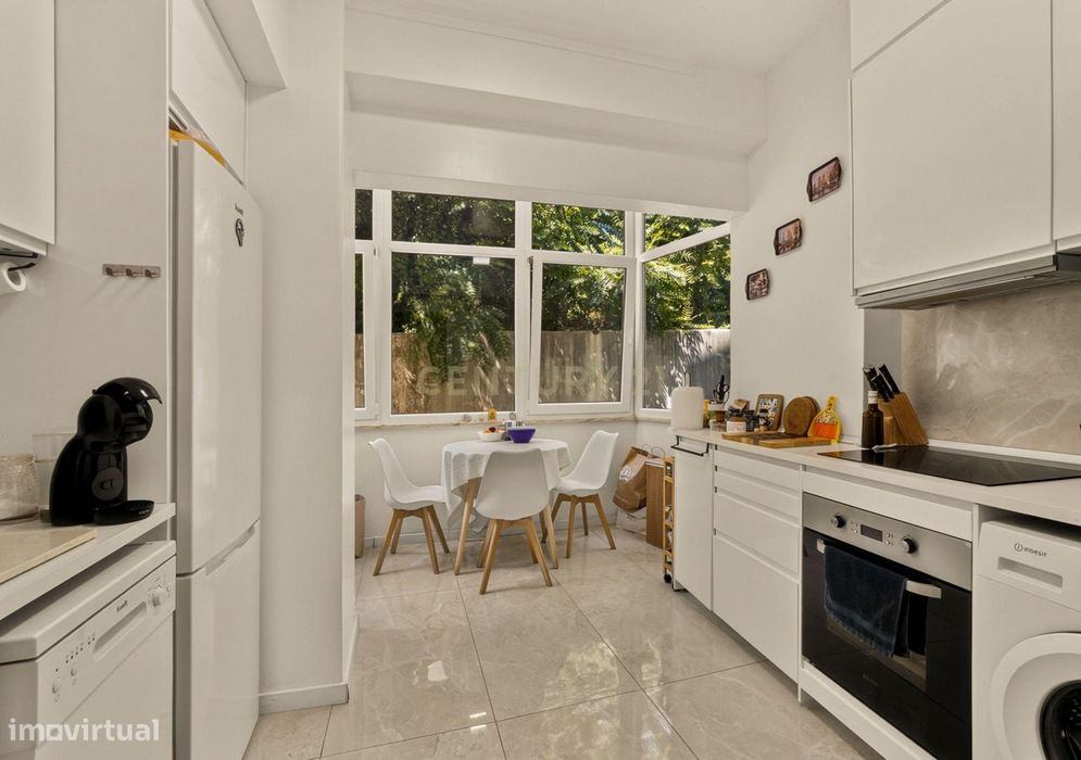 Apartamento T2 totalmente renovado em Cascais | Excelente oportunidade