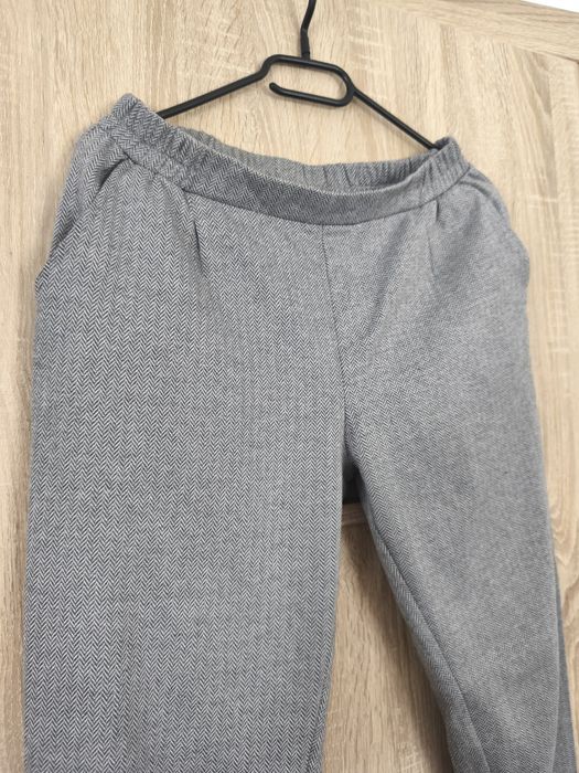 Szare spodnie w rozmiarze L